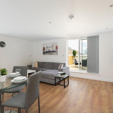 Skyvillion - 4 Bed Luxury Apartment With Balcony & Parking Enfield Eksteriør billede