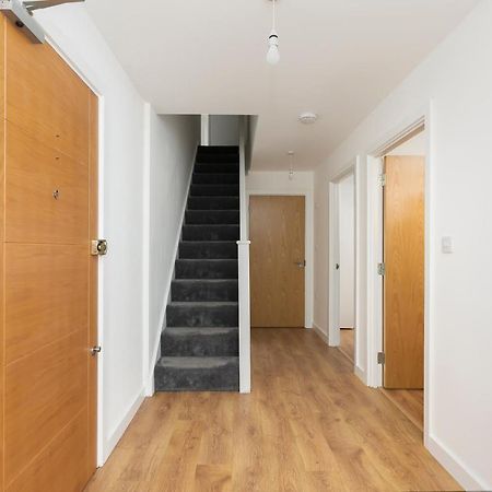Skyvillion - 4 Bed Luxury Apartment With Balcony & Parking Enfield Eksteriør billede